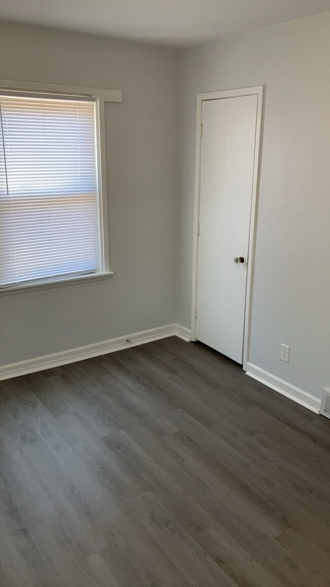 Building Photo - 4108 Woodcliffe Ave