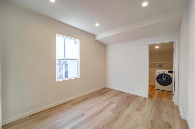 Building Photo - 2708-2710 2nd Street