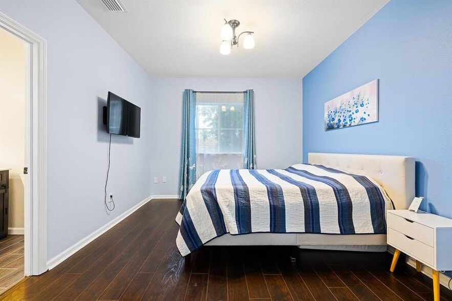 Building Photo - 8313 Santa Monica Ter
