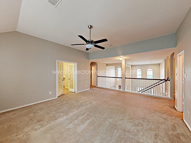 Building Photo - 901 Mesquite Dr