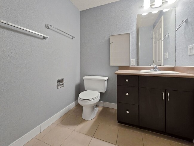 Building Photo - Exceptional Rental Opportunity!