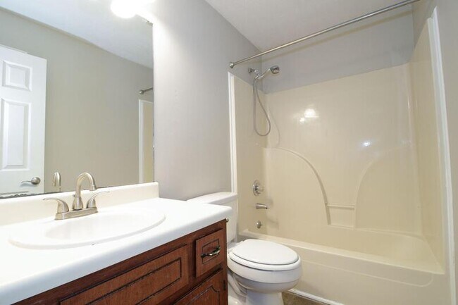 Building Photo - 700 Princeton Cir
