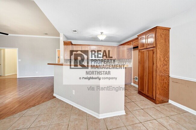 Building Photo - 308 Pin Oak Ln