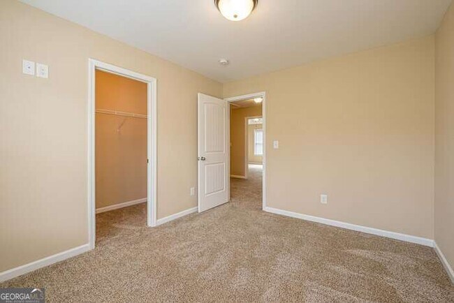 Building Photo - 9576 Rushmore Cir