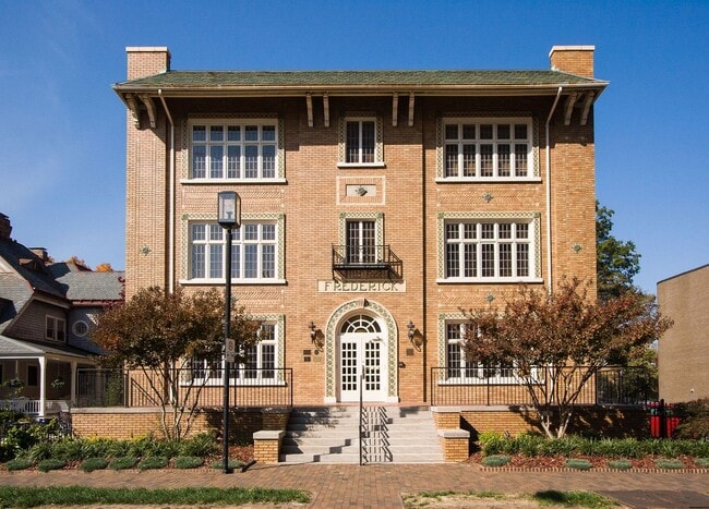 Primary Photo - 515 N Church St