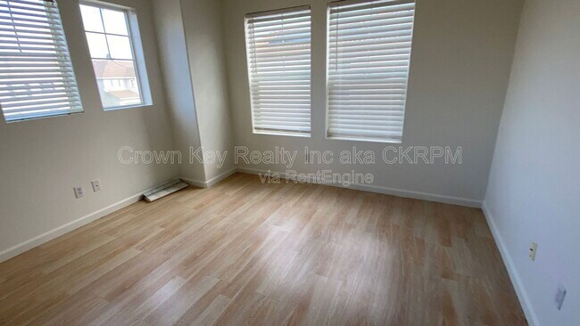 Building Photo - 2978 Jackson Ave