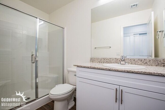 Building Photo - Modern 3Bdm 2Ba Townhome with Community Pool in Southwest Las Vegas.