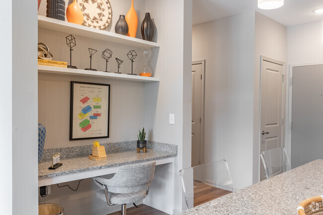 1BR, 1BA - 889SF (A1) - Mercer Atlanta - Student Living