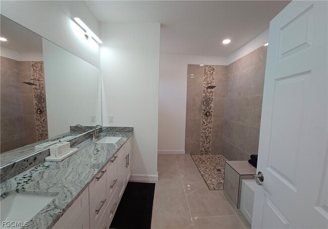 Building Photo - 2116 NE 22nd Ave