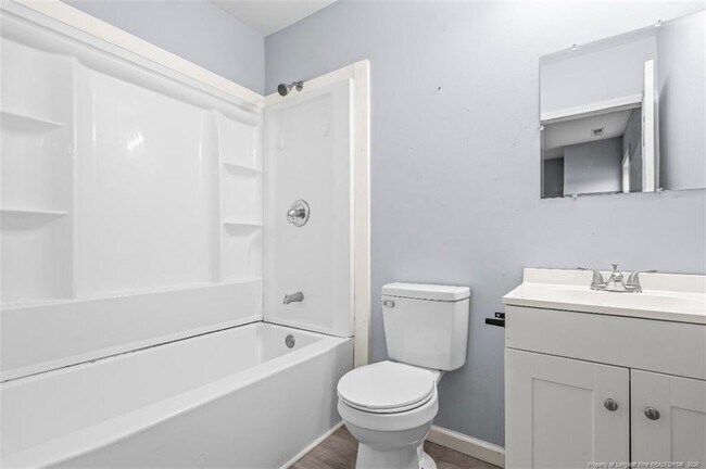 Building Photo - 313 S Racepath St