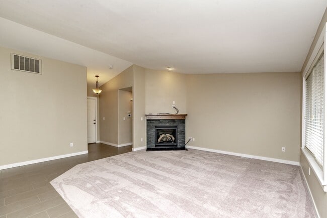 Building Photo - 4-Bedroom, 2-Bathroom Rambler with Beautiful Features and Mountain Views!