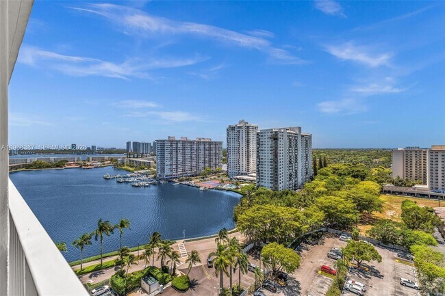 Building Photo - 2801 NE 183rd St