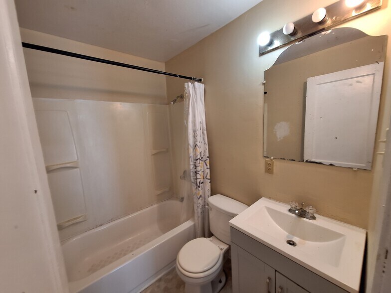 Building Photo - 3007 Penway Ave