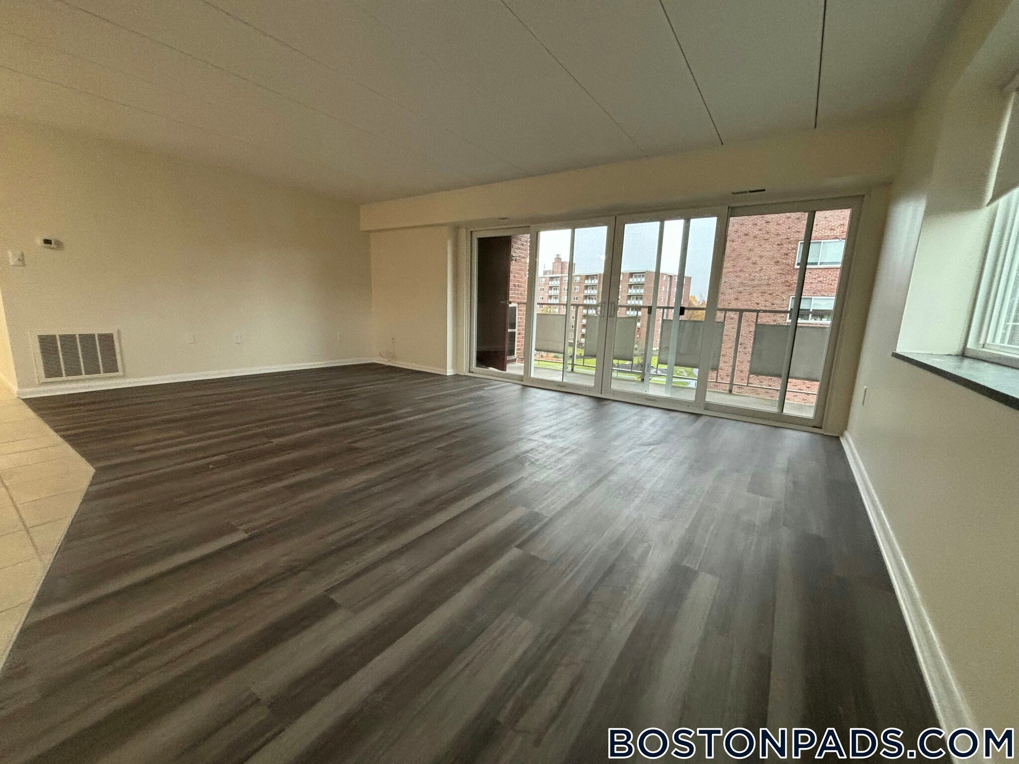 Building Photo - 51 Hill Rd