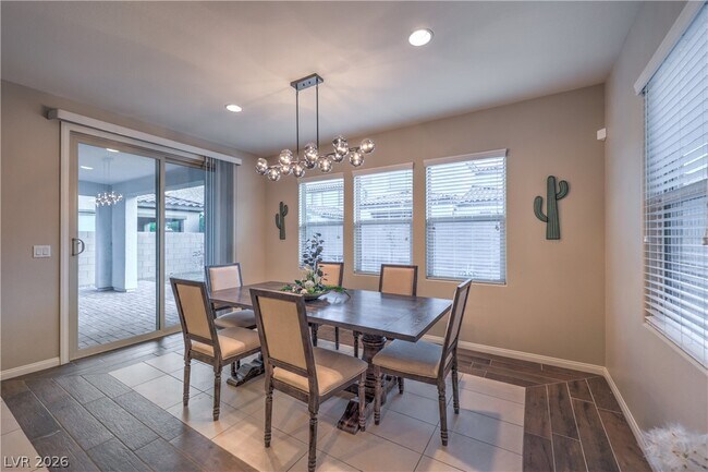 Building Photo - 3213 Molinos Dr