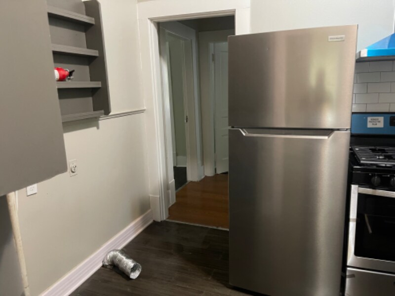 Building Photo - 534 E Sycamore St