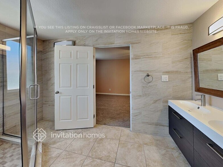 Building Photo - 14815 N 38th St