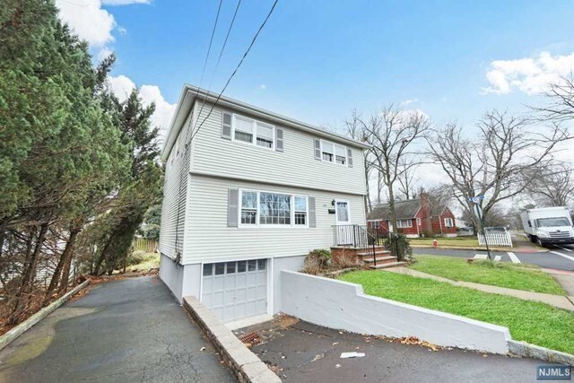 Building Photo - 493 Ridgewood Rd