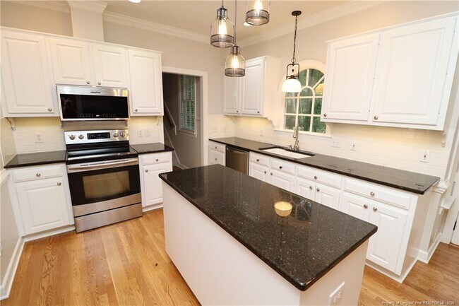 Building Photo - 107 Hardaway Ct