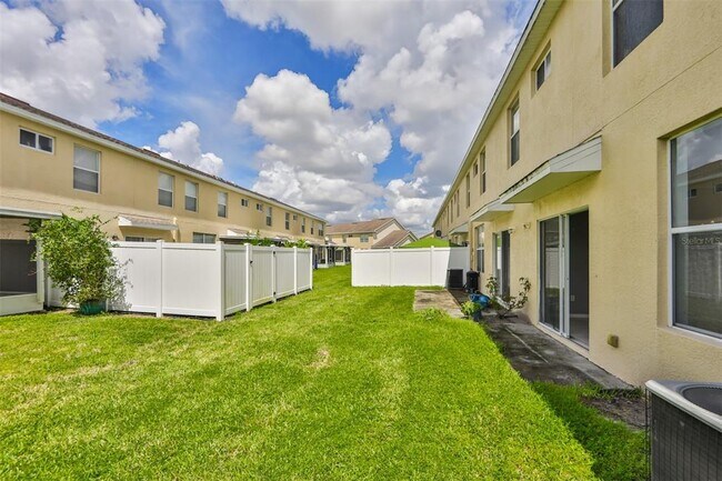 Building Photo - 9815 Carlsdale Dr