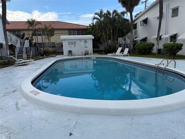 Building Photo - 2020 NE 51st Ct