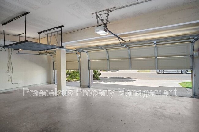 Building Photo - 639 Port Dunbar