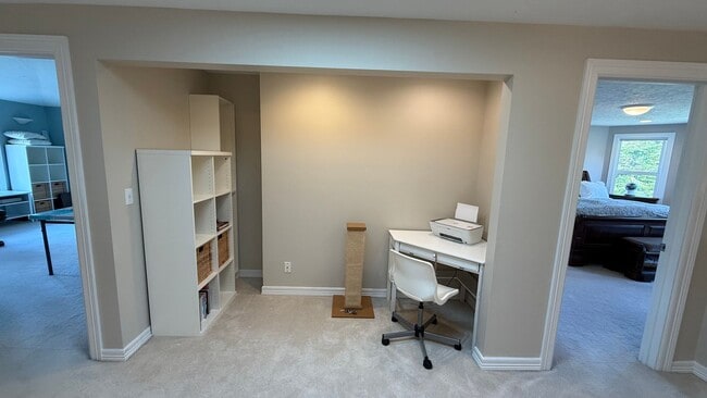 Building Photo - Pristine Single-Family Home in the Heart o...