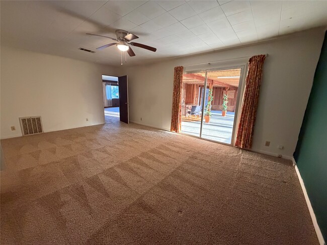 Building Photo - 15344 Lilly Dr