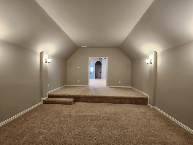 Building Photo - 7163 Split Rein Rd