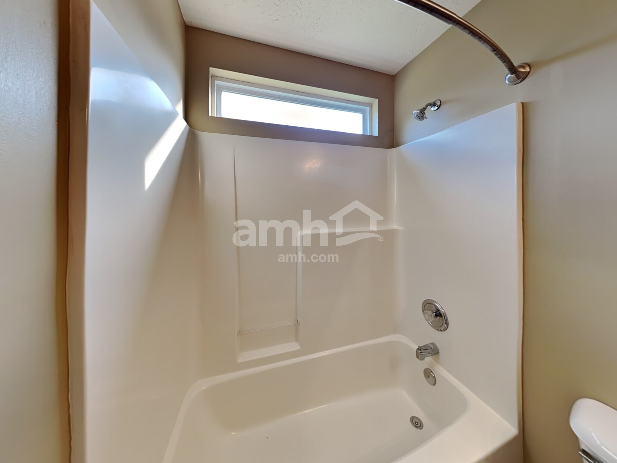 Building Photo - 1700 Stone Hollow Ct