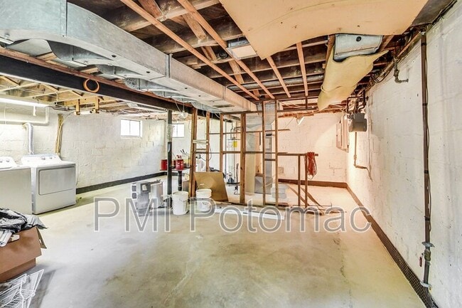 Building Photo - 2710 Emmet Rd