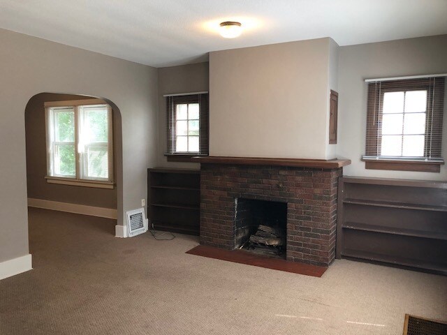 Building Photo - 220 Melrose Ct