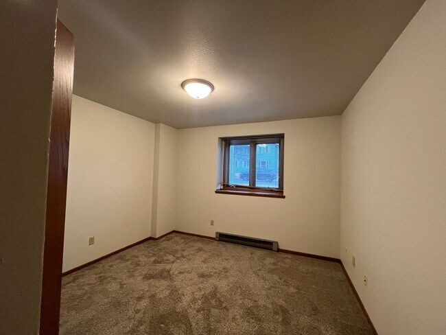 Building Photo - 632-638 S 44th Avenue