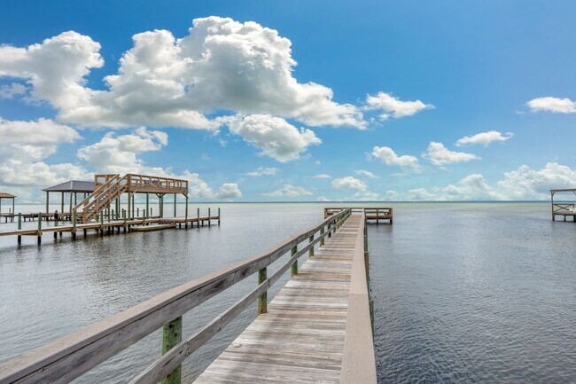 Building Photo - 107 Bay Tree Dr