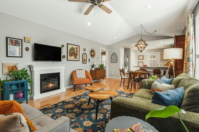 Building Photo - 695 Reed St