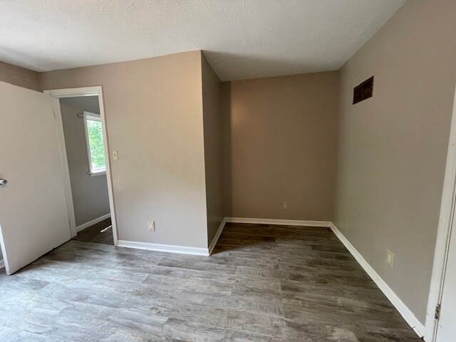 Building Photo - 504 W Navarre St