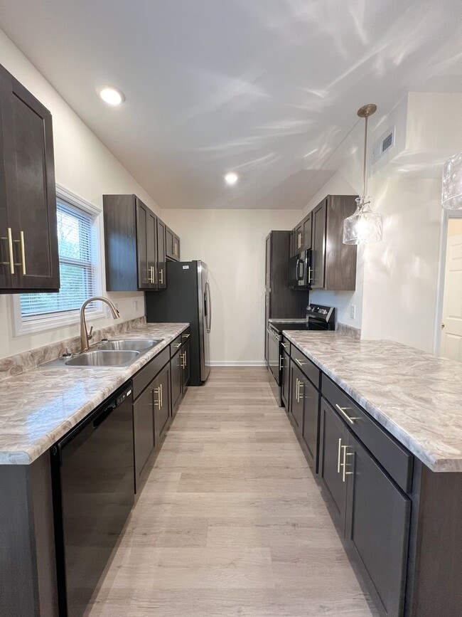 Building Photo - 309 Ranger Ln