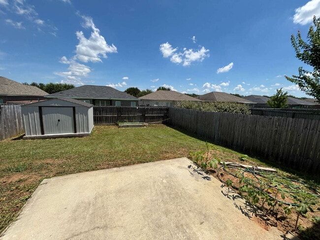 Building Photo - FOR RENT in Dothan, AL!!