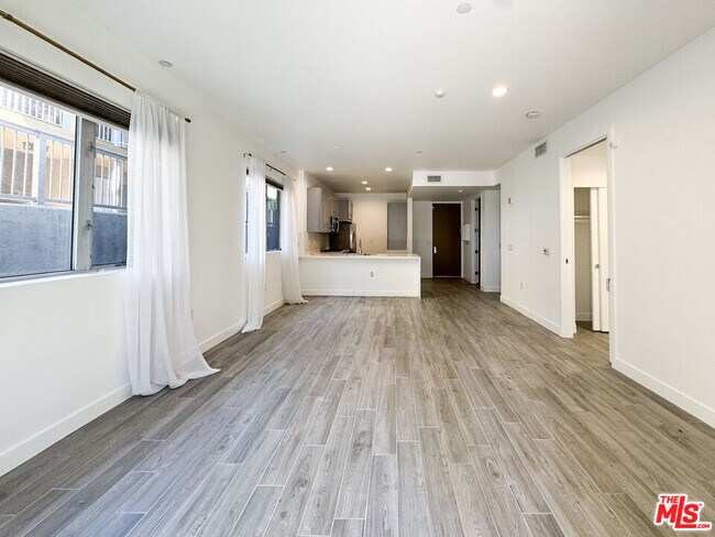 Building Photo - 6001 Carlton Way