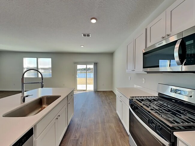 Building Photo - 675 Orellana Rd