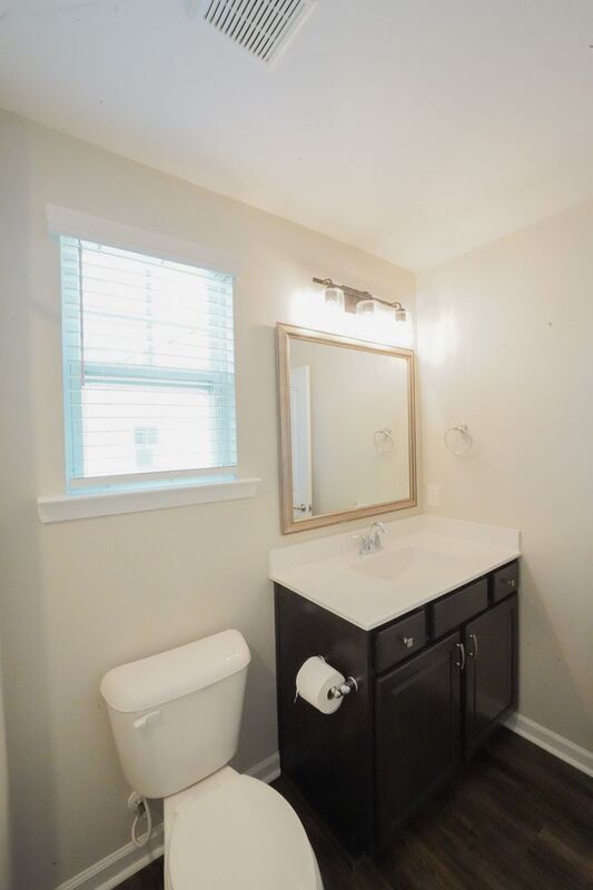 Building Photo - 165 Greyfield Cir