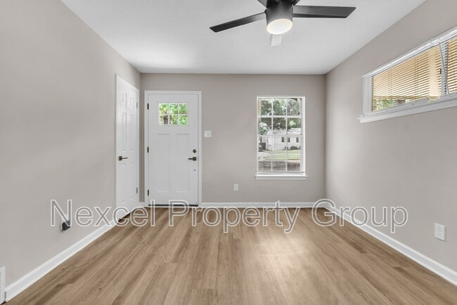 Building Photo - 8168 Ashbrook Dr