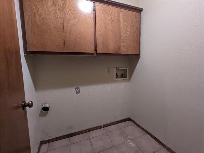 Building Photo - 2116 Oakvista Cir