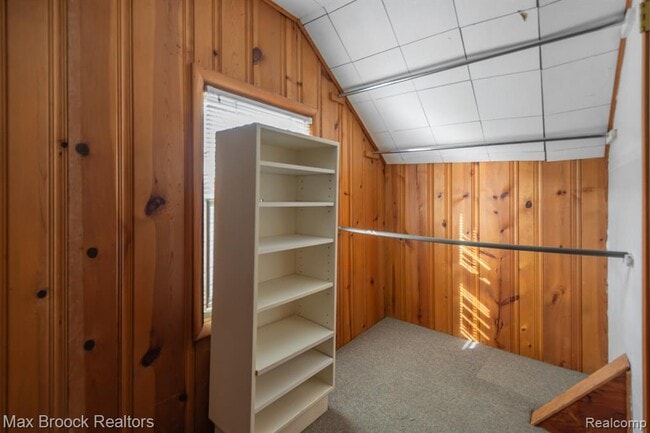 Building Photo - 932 Humphrey Ave