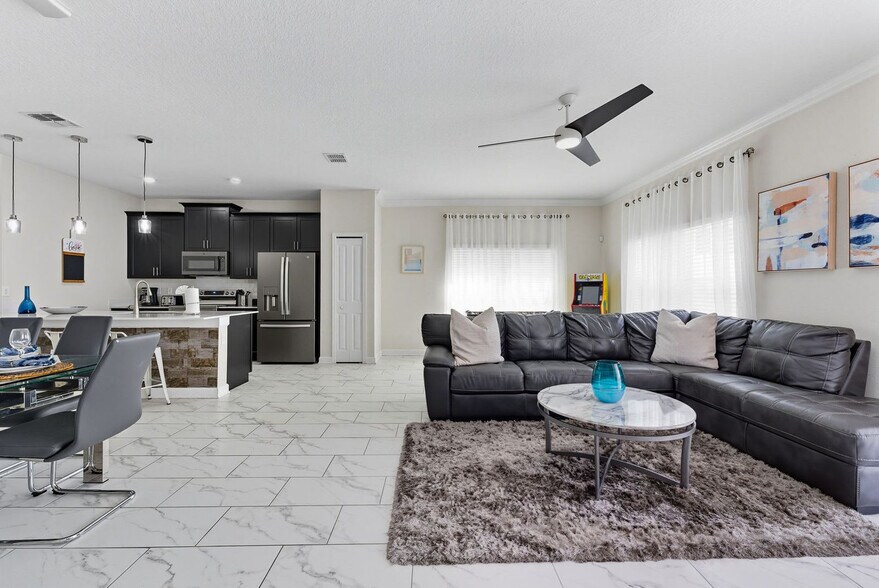 Building Photo - 1128 Challenge Dr