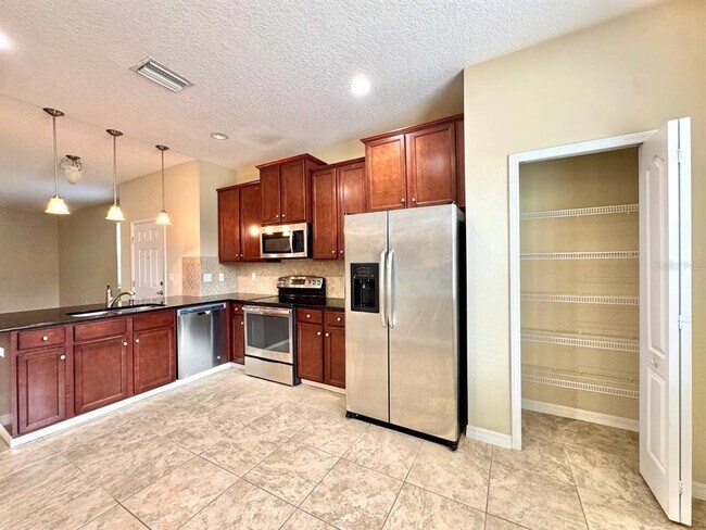 Building Photo - 13943 River Willow Pl