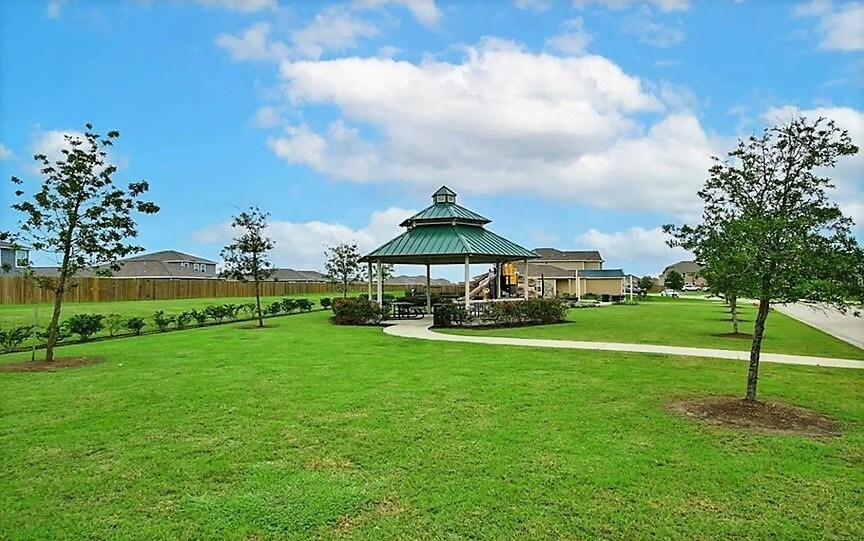 Building Photo - 5911 Littoral Rd