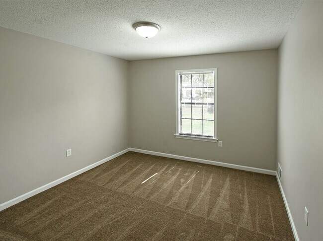 Building Photo - NEWLY UPDATED  3 bed 2 bath home in Bartlett.