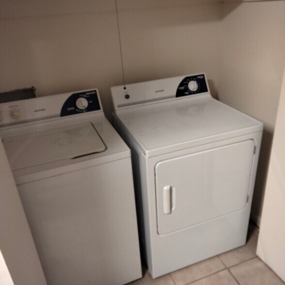 Building Photo - 1726 Brightside Dr