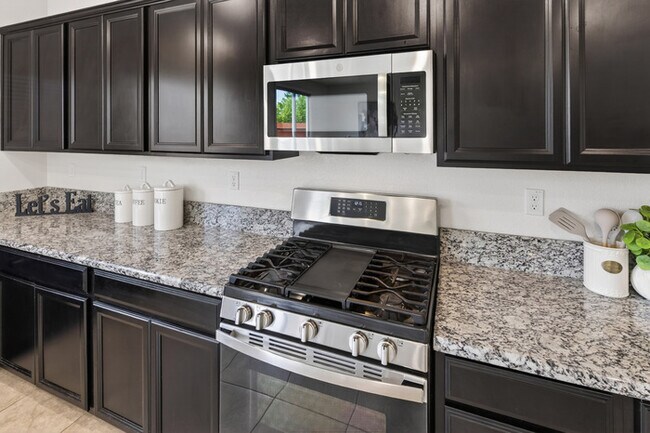 Building Photo - Gorgeous West Roseville Solar Home